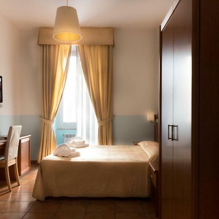 Few Steps From St Peter Bed and Breakfast Εξωτερικό φωτογραφία