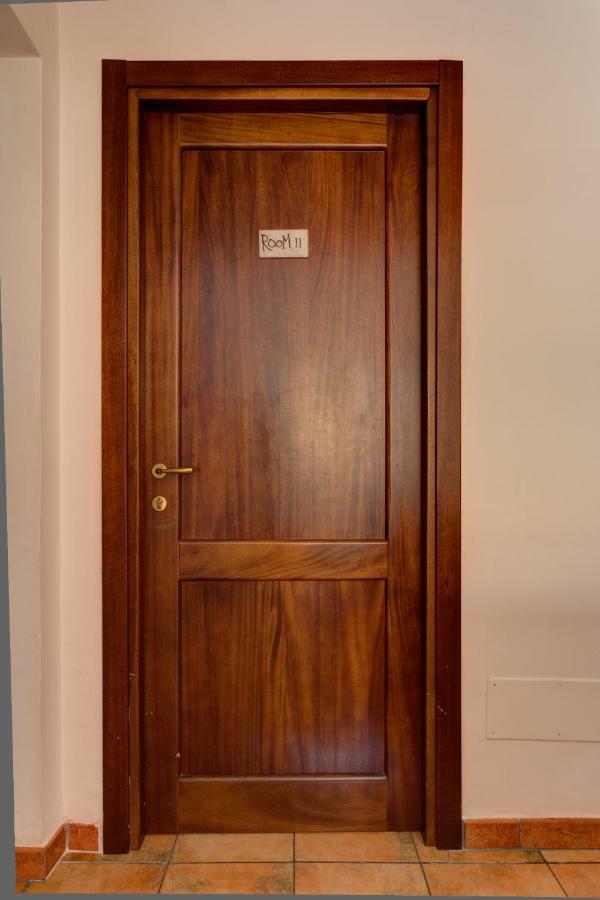 Few Steps From St Peter Bed and Breakfast Εξωτερικό φωτογραφία