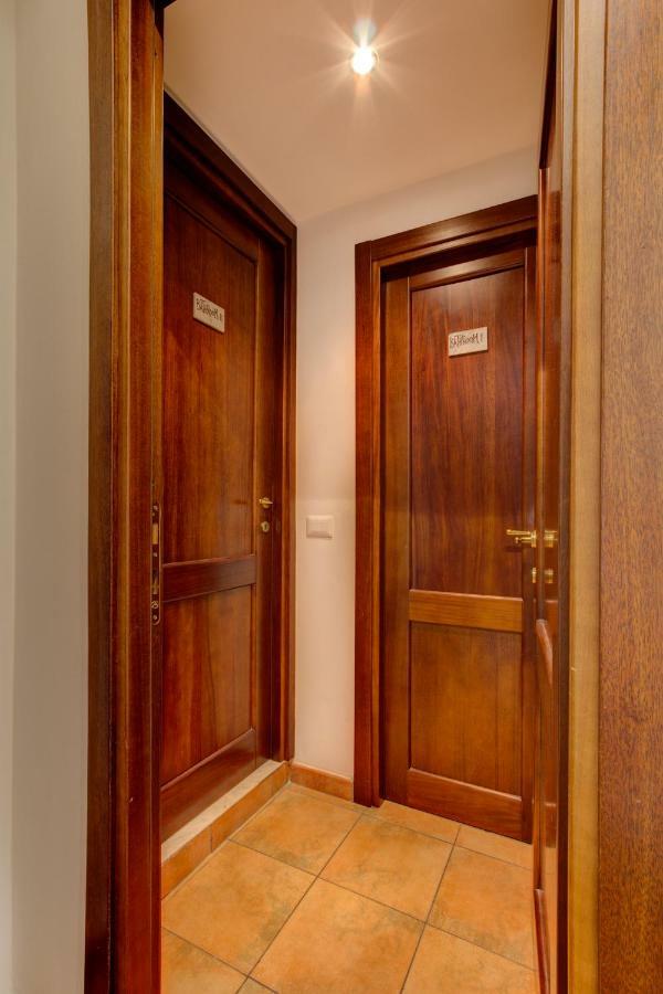 Few Steps From St Peter Bed and Breakfast Εξωτερικό φωτογραφία