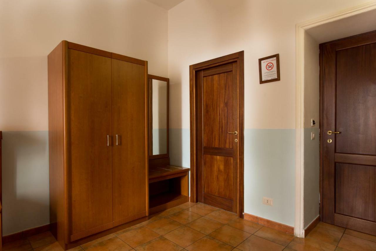 Few Steps From St Peter Bed and Breakfast Εξωτερικό φωτογραφία