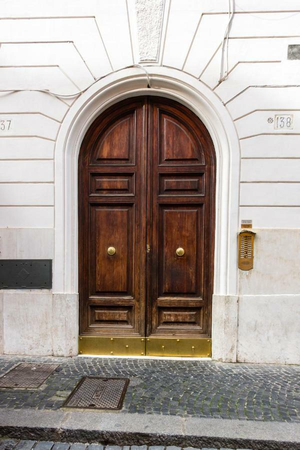 Few Steps From St Peter Bed and Breakfast Εξωτερικό φωτογραφία