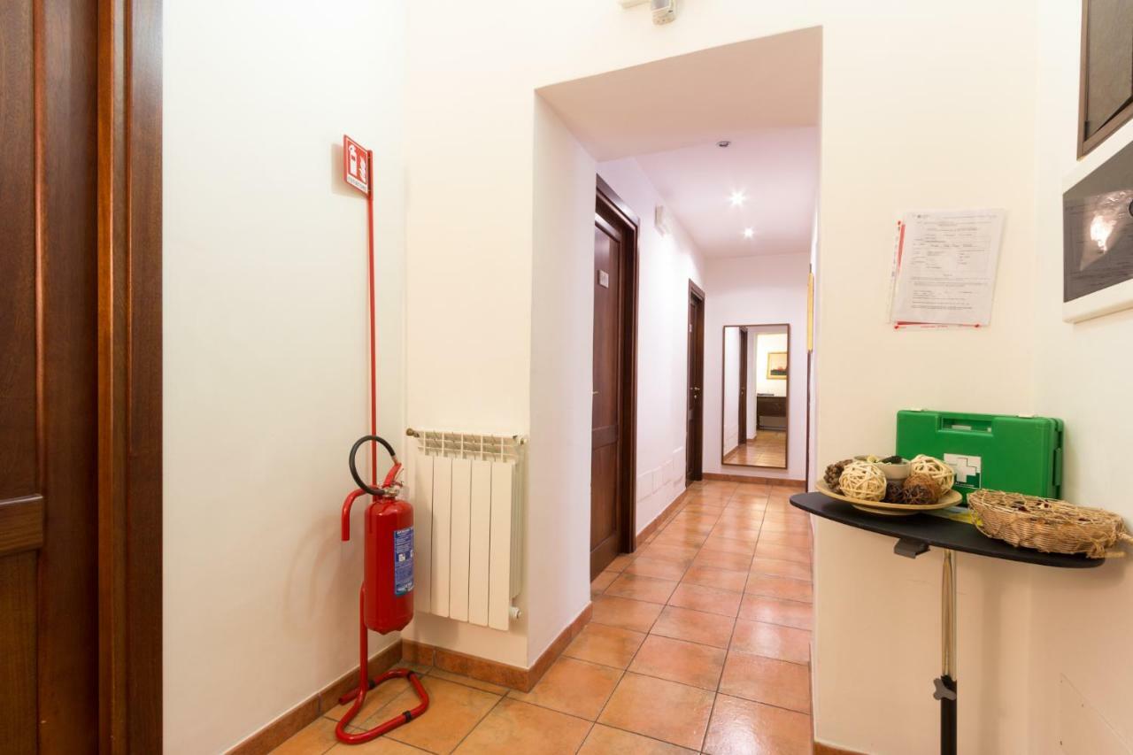 Few Steps From St Peter Bed and Breakfast Εξωτερικό φωτογραφία