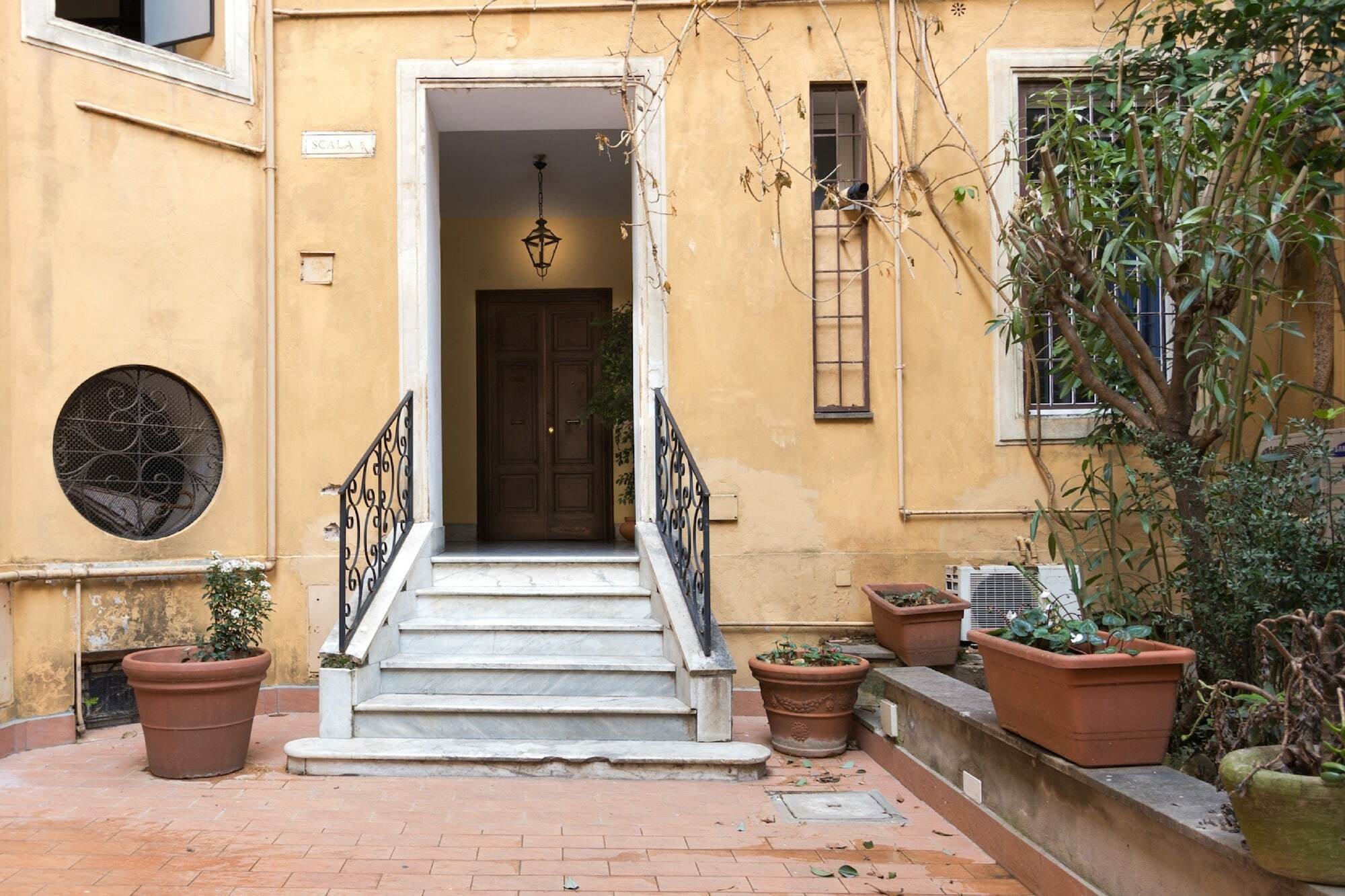 Few Steps From St Peter Bed and Breakfast Εξωτερικό φωτογραφία